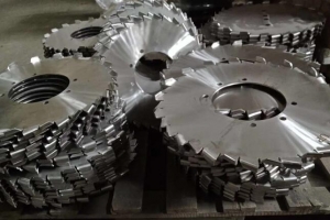 熱噴涂廠家?guī)懔私鉄釃娡砍Ｒ姷男迯?fù)類型有哪些？